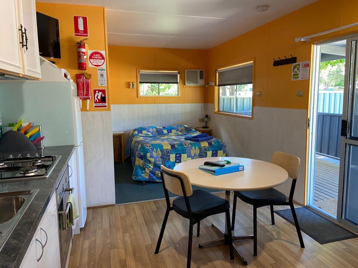 Beachcomber Caravan Park Mallacoota Kültér fotó